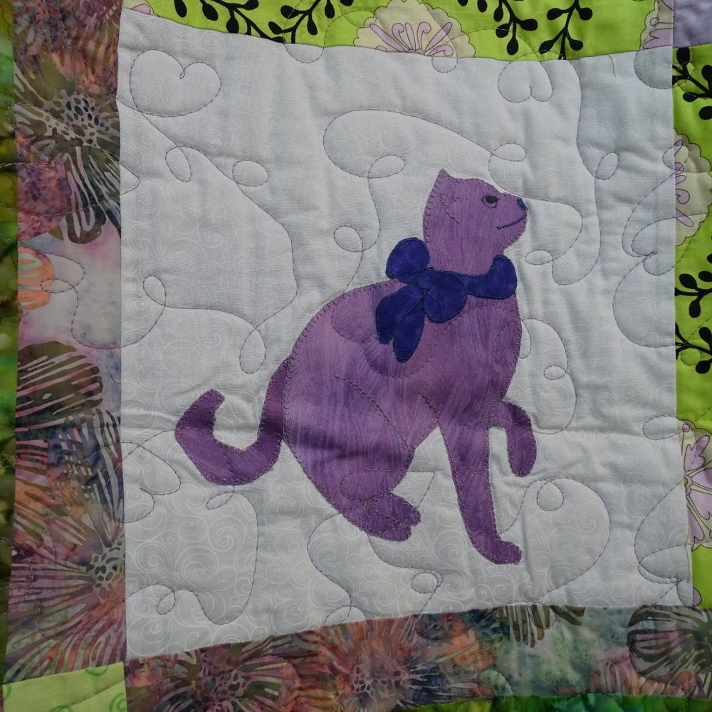 Hand Crafted Cat Lap Quilt Stunning 40" x 39" - Picture 2 of 16